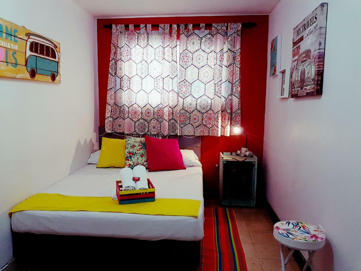 The Pelican Larry Hostel Калі Екстер'єр фото